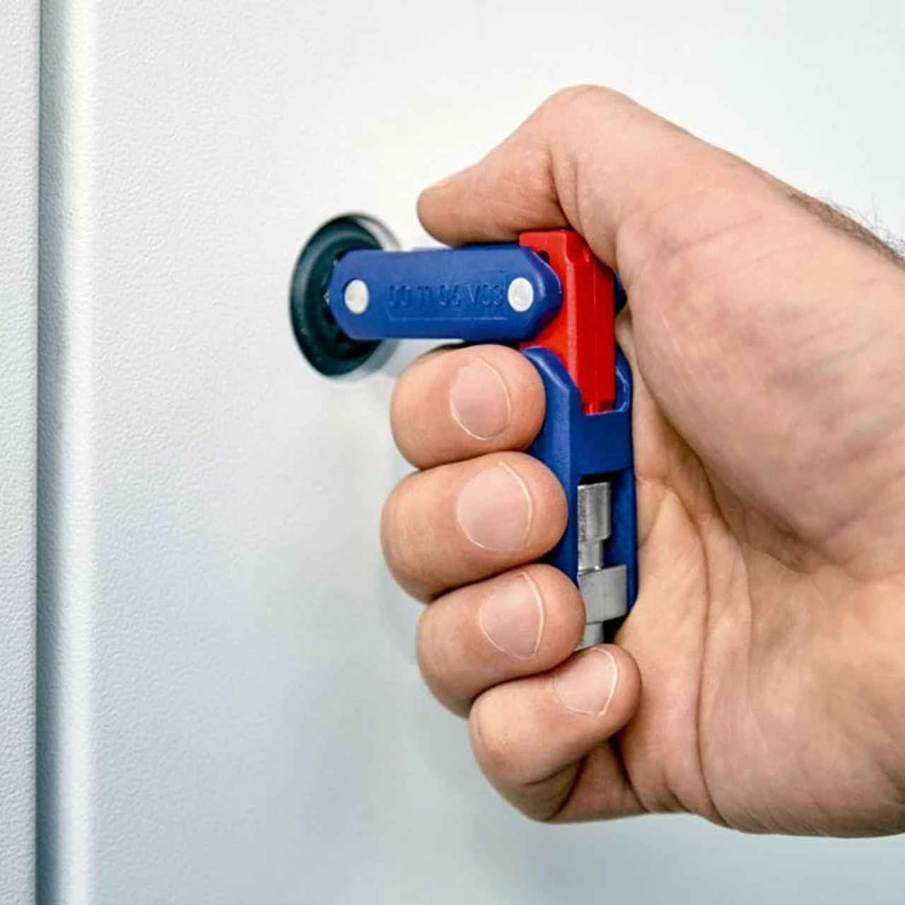 Discount ๐ Knipex 00 11 06 V03 Control Cabinet Key "DoubleJoint" 62mm ๐ 10 Discount ๐ Knipex 00 11 06 V03 Control Cabinet Key "DoubleJoint" 62mm ๐ - Image 10